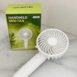 مروحة يدوية محمولة